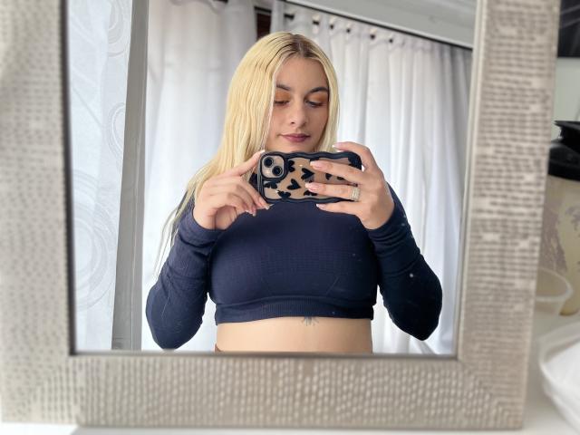 AtheneaRossi - Live porno og sexkamera - 25179637