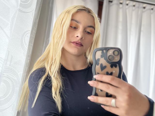 AtheneaRossi - ライブポルノ&amp;セックスカム - 25179657