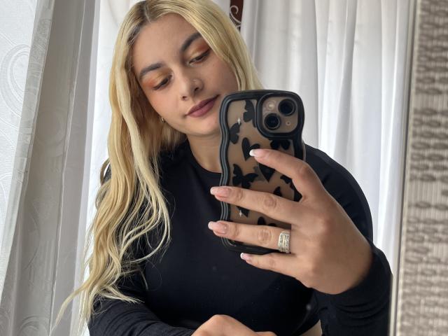 AtheneaRossi - Live porn &amp; sex cam - 25179665