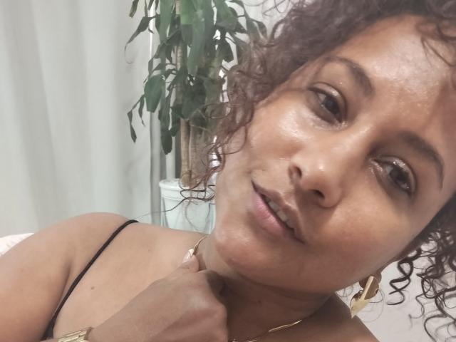 YiyaHot69 - сексуальная веб-камера в реальном времени - 25189397