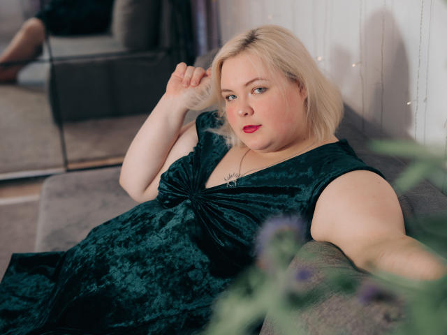 EllaBigBabe - Live sex cam - 25200521