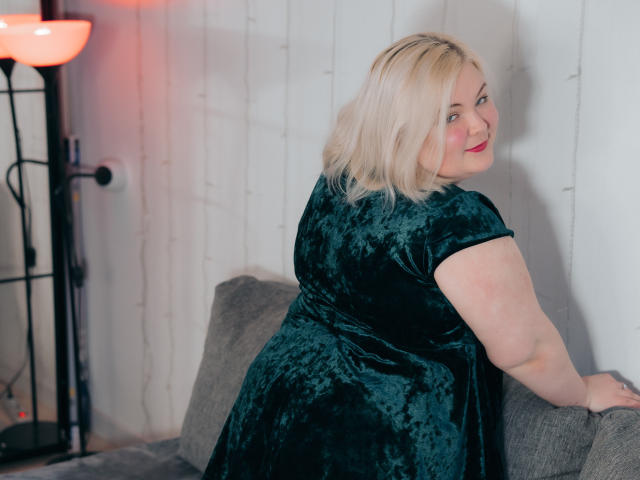 EllaBigBabe - Sexe cam en vivo - 25200529