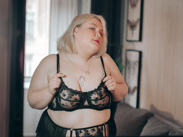 EllaBigBabe - Live sex cam - 25200545