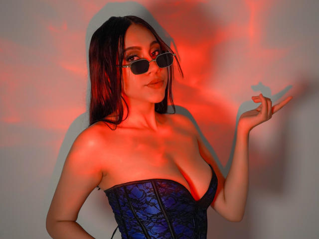 CelesteRusso - Live sex cam - 25211577