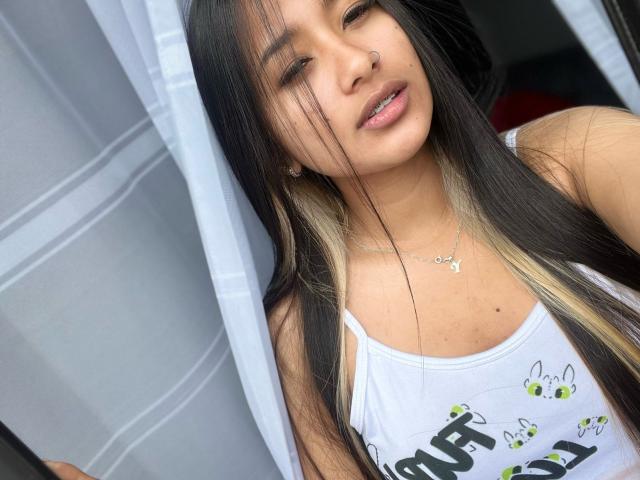 AmmyLewis - Live porn &amp; sex cam - 25215573