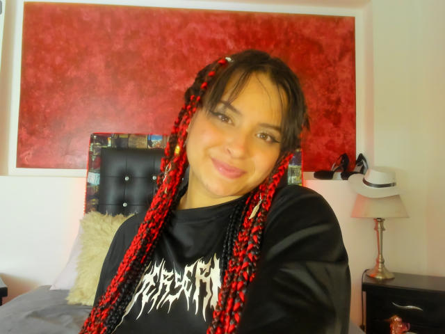 BlueSkyMusa - Live Sex Cam - 25221765