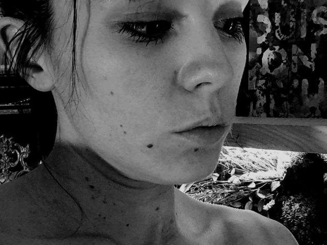 OrianaLaFrancaise - Live Sex Cam - 25225173