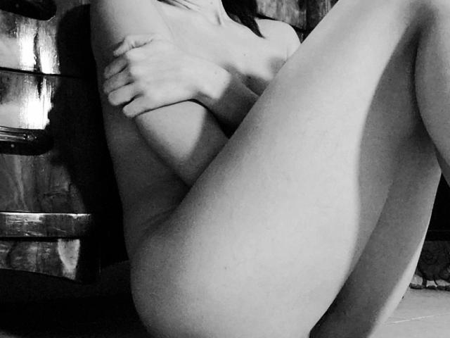 OrianaLaFrancaise - Live sex cam - 25225201