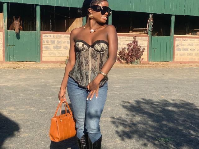 essyreina69-hot - Live sex cam - 25226065