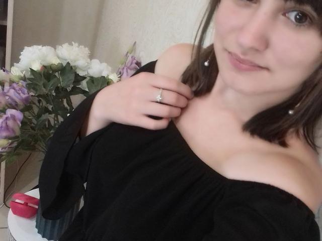 AnnaLuiza - Live sex cam - 25229317