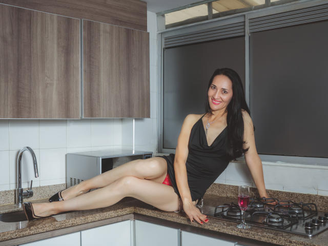 MiaMott - Live sex cam - 25232021