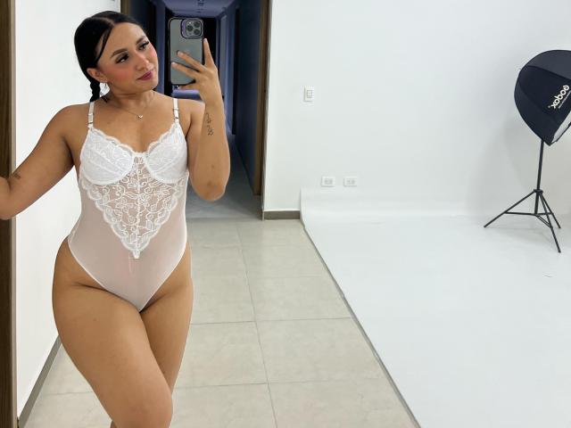 SofiaJames - Live porn &amp; sex cam - 25235553