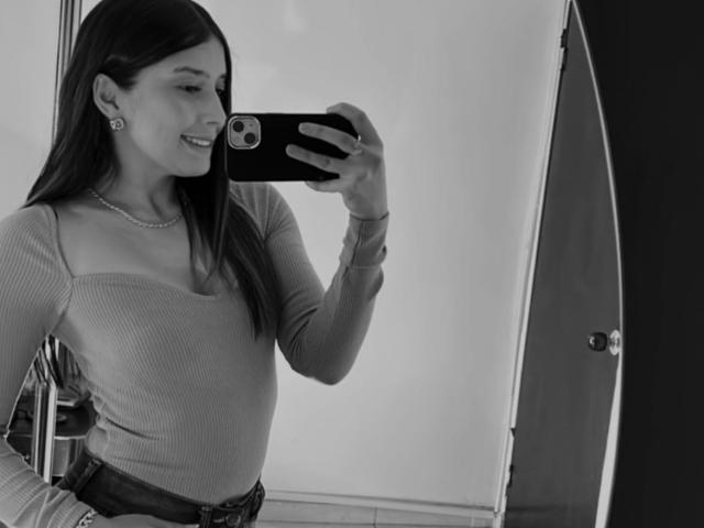 EmmaLombardi - Sexe cam en vivo - 25235769