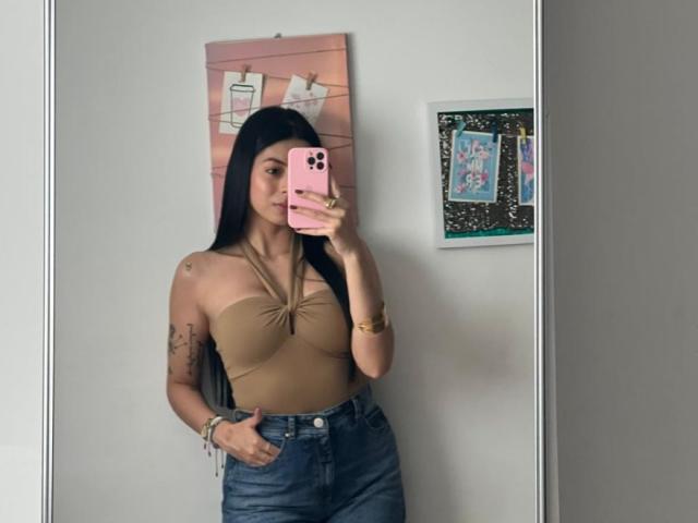 IsabellaJames - פורנו בשידור חי ומצלמת סקס - 25235905