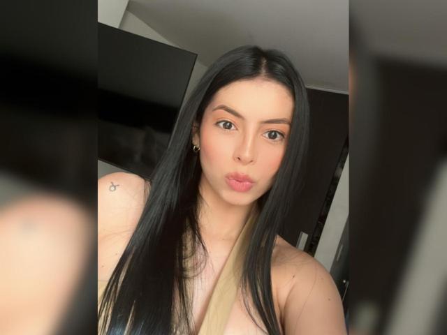 IsabellaJames - Live Sex Cam - 25235929