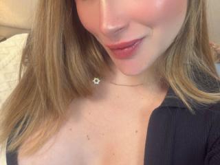 ArianaLu - Live porn &amp; sex cam - 25243137