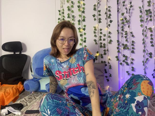 LyssaRou - Live Sex Cam - 25243673