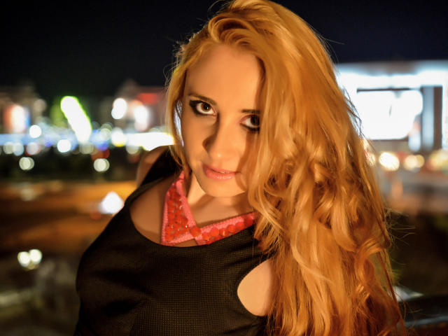 MissCarinna - Sexe cam en vivo - 2524384