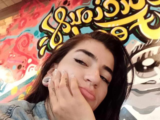 EmilyTon - Sexe cam en vivo - 25244377