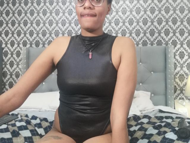 MatildaLujan - Live sexe cam - 25254809