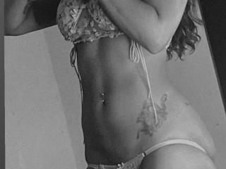 FiorellaBossh - Live sex cam - 25255761