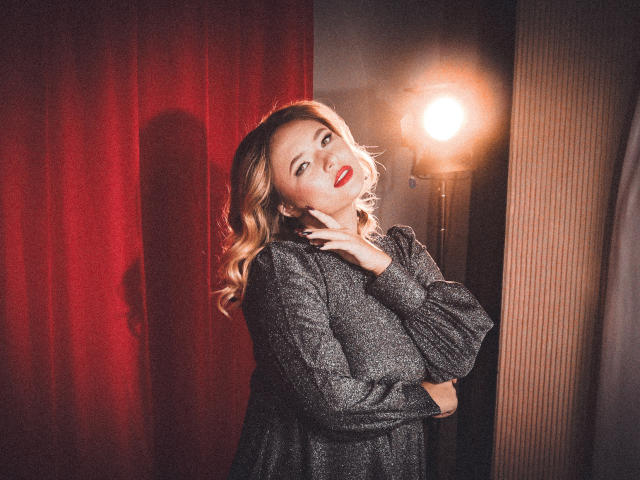 SallyVerda - Live sex cam - 25259201