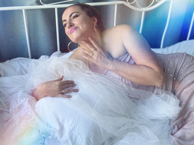 DianaMGG - Live Sex Cam - 25260765