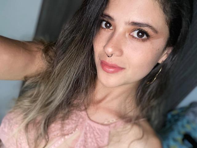 LunaGlowy - Live sex cam - 25261357