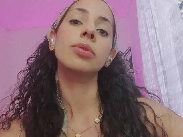 MoniqueCurlz - Live Sex Cam - 25264449