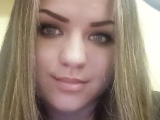 RaeIssy - Live sex cam - 25264809