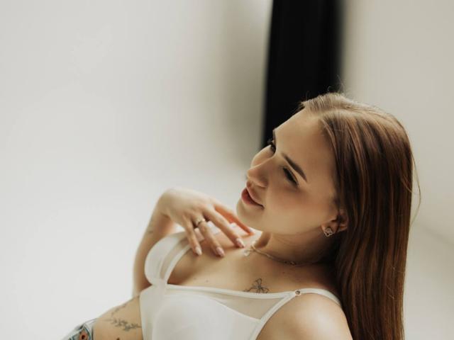 LauraHlot - Live sexe cam - 25269221