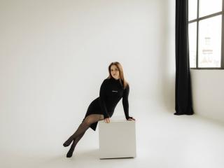 LauraHlot - Live sex cam - 25269257