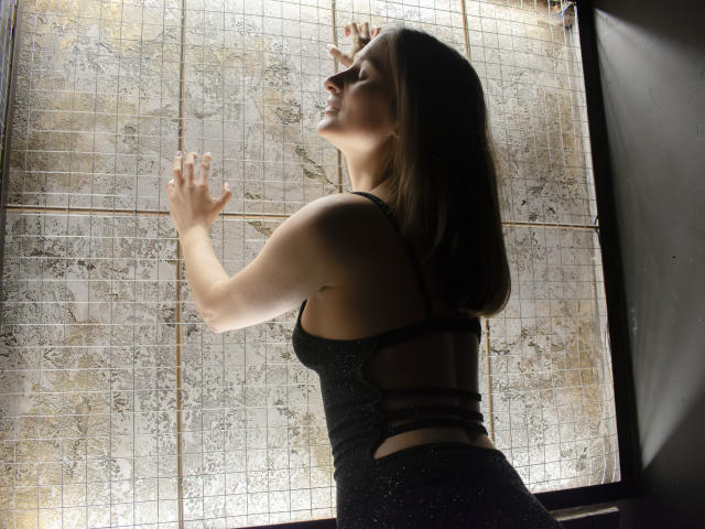 MichelleHotX69 - Live Sex Cam - 25272513