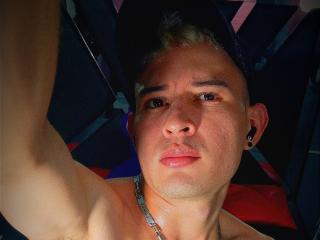 BrianSex69 - Live sex cam - 25279401