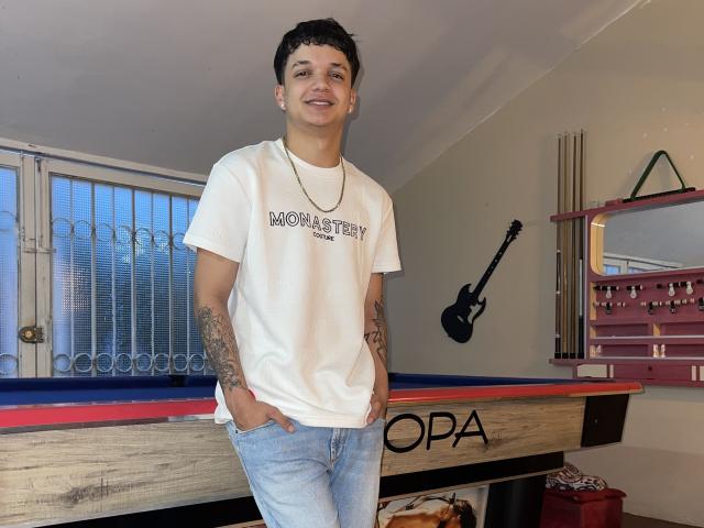 SexInTheBar - Sexe cam en vivo - 25288505