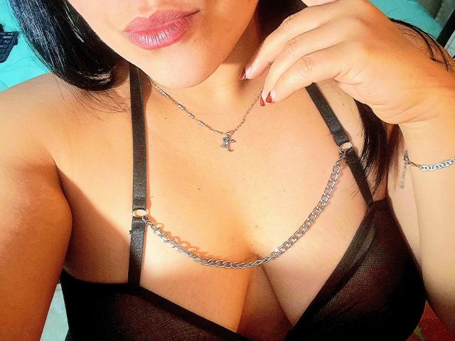 VivianaThomson - Live Sex Cam - 25290377