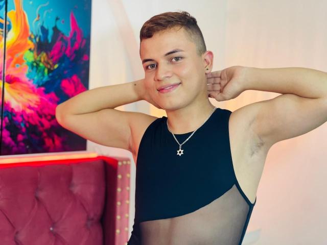 LeonAdams - Live sex cam - 25295525