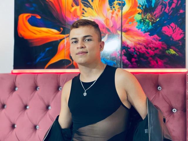 LeonAdams - Live sex cam - 25295569