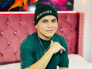 LeonAdams - Live sex cam - 25295601