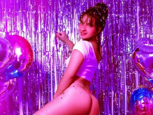 AphrilMercyy - Sexe cam en vivo - 25296493