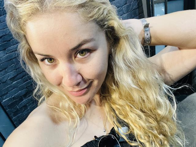 CamiDallx - Live sex cam - 25301009