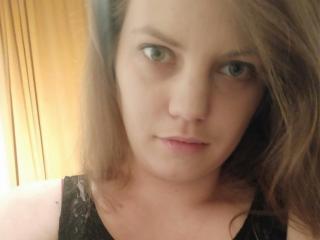 AdrianaGlow - Live sex cam - 25303525