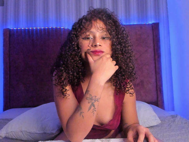 SofiaPassione - Live sex cam - 25306533