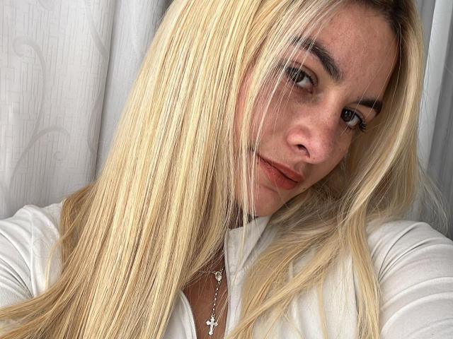 AtheneaRossi - Live sexe cam - 25315761