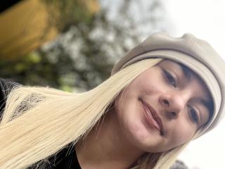 AtheneaRossi - Sexe cam en vivo - 25315845
