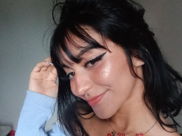 LindaWatsong - Élő pornó és szexkamera - 25321085