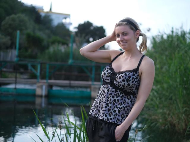 LoucilleDiamond-hot - Live sex cam - 25322897