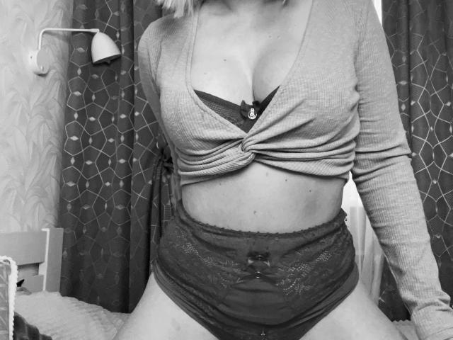 BelleLisaG - Sexe cam en vivo - 25323653
