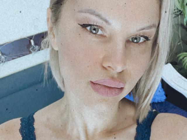 BelleLisaG - Live sex cam - 25323921