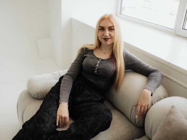 BeatriceFly - сексуальная веб-камера в реальном времени - 25327609